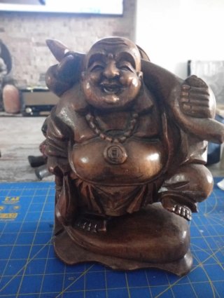 Figura de madera decorativa al