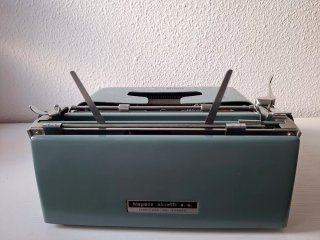 MÁQUINA DE ESCRIBIR VINTAGE OLIVETTI STUDIO 44