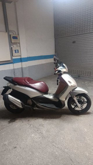 Piaggio Beverly 350 Sport Touring