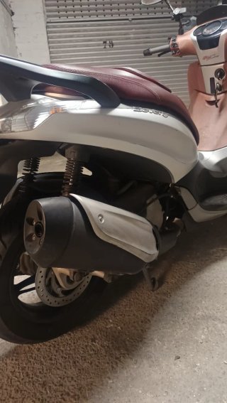 Piaggio Beverly 350 Sport Touring