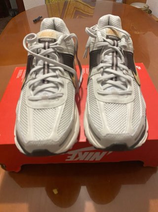 Nike Vomero 5 JD Dorado Blanco
