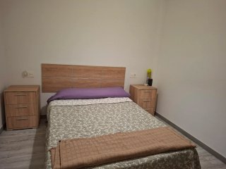 Se alquila habitacion