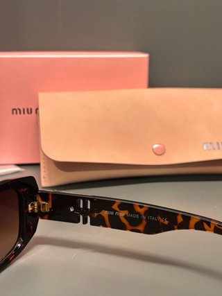 Gafas de sol Miu Miu Tortoise