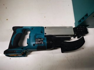 Atornillador de pladur Makita 18v con maletin
