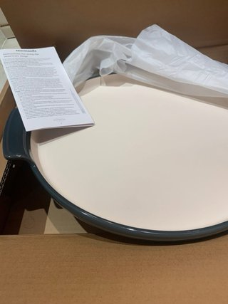Mesa de comedor redonda de madera