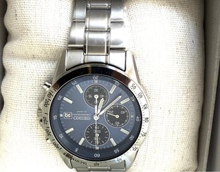Seiko  full set caja y papeles garantia sellada.