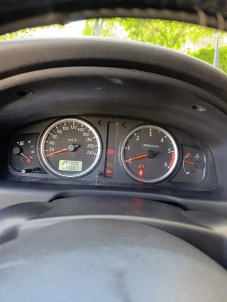 Nissan Almera 2004