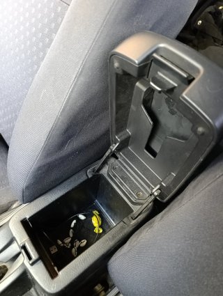 Nissan Almera 2004