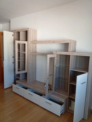 Mueble de comedor madera y cristal
