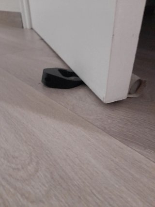Cuña táctica para puertas