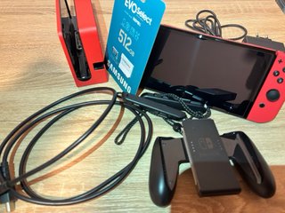Nintendo Switch OLED Edición Mario Roja + juegos