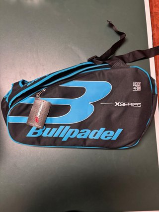 Paletero Bullpadel XSeries Negro y Azul