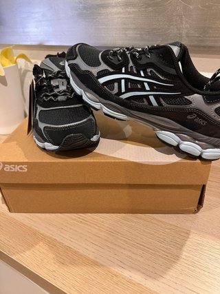 Asics Gel NYC Talla 43 Negro/Gris