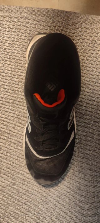 Zapatillas deportivas negras con detalles