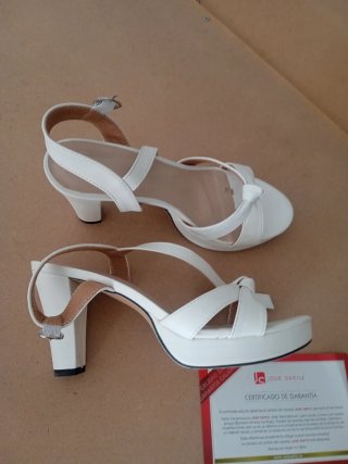 Sandalias Jose Saenz blancas