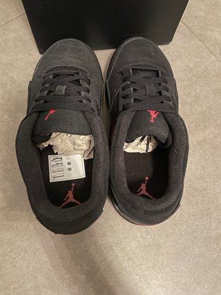 Scarpe Jordan nere e rosse