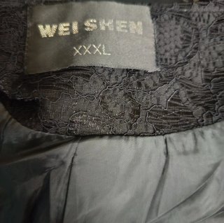 Abrigo bordado negro  XXXL