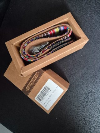 Correa para cámara con diseño étnico