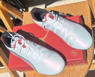 Botas Fútbol Puma King Ultimate Blancas/Rojas