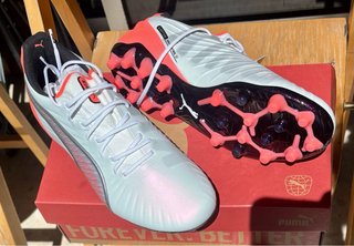 Botas Fútbol Puma King Ultimate Blancas/Rojas