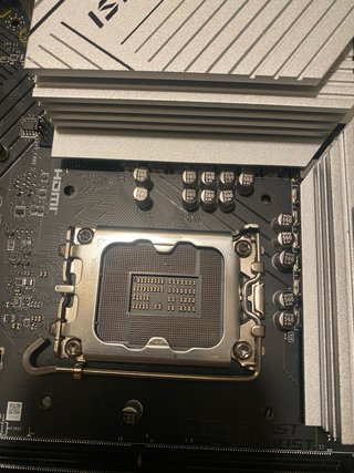 Placa base MSI PRO B760-P II, piezas