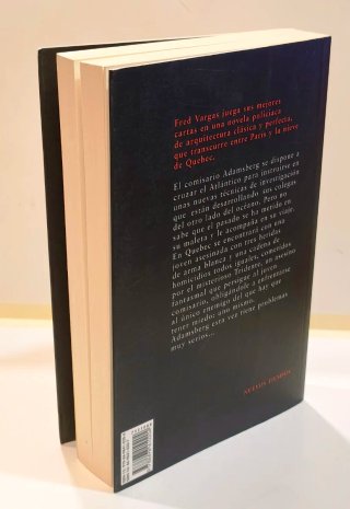 Libro Bajo los vientos de Neptuno Vargas