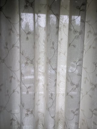 Visillos con estampado floral