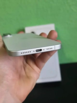 iPhone 16 Plus 128GB. Como nuevo+Factura