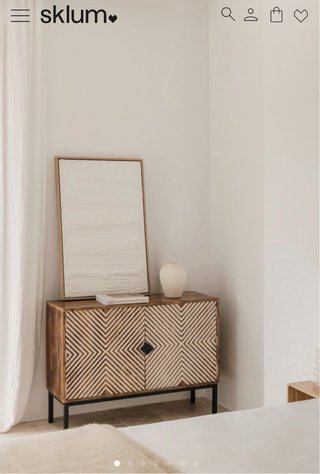 Aparador de madera de mango con patas metálicas