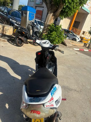 Yamaha Jog RR preparada