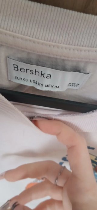 Camiseta Bershka Diseño en la espalda