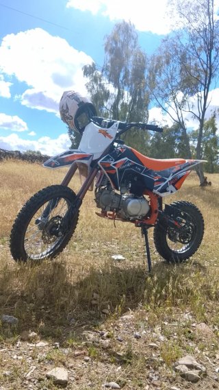 Moto Enduro/Motocross Naranja y Blanca