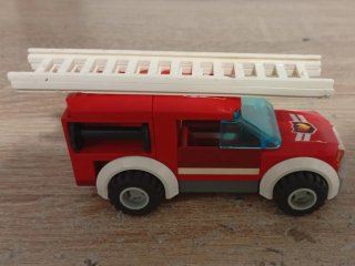 Lego Bomberos MOC: Camión con Escalera y Accesorio