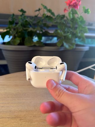 AirPods Gen 3