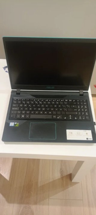 Portátil Asus X560U Negro y Verde Grafica Dedicada