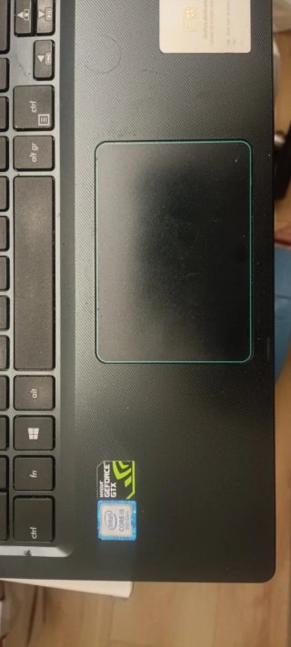 Portátil Asus X560U Negro y Verde Grafica Dedicada