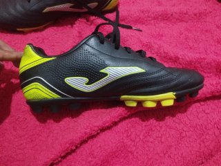 Botas Fútbol Joma Talla 36-37 Negras y Amarillas