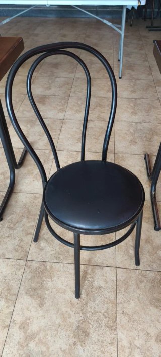 Sillas metálicas negras asiento acolchado