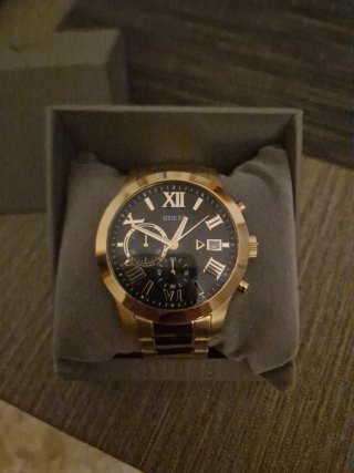 Reloj Guess Dorado Cronógrafo