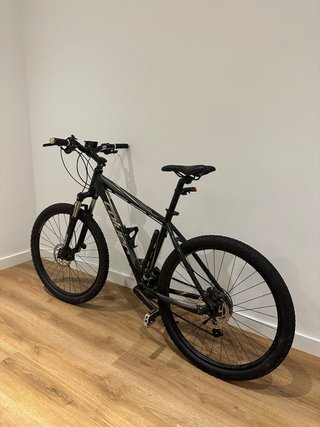 Bicicleta MTB coluer con frenos de disco