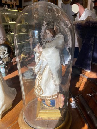 Virgen del transito con corona y aura