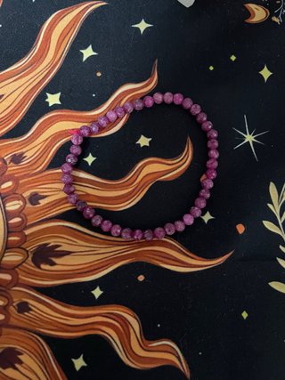 Pulsera de piedras rosas y rojas