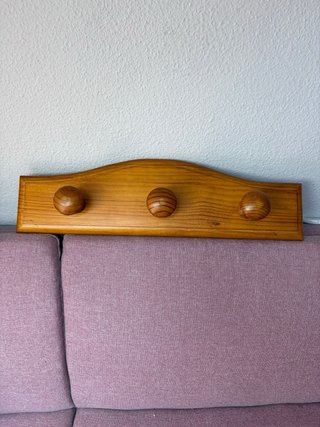 Perchero de madera con 3 ganchos