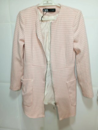 Abrigo largo rosa tipo blazer Zara T. M