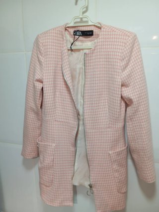 Abrigo largo rosa tipo blazer Zara T. M