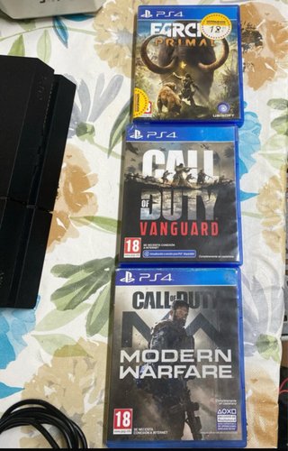 PS4 500GB + 2 Mandos + 3 Juegos
