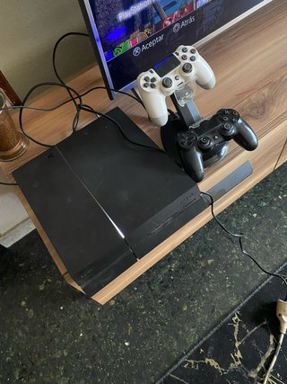 PS4 500GB + 2 Mandos + 3 Juegos