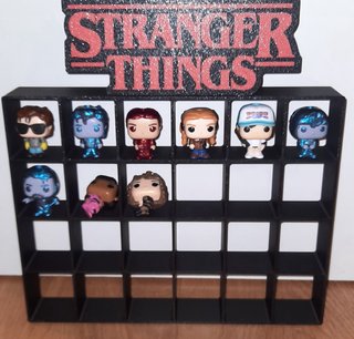 Expositor estantería de Stranger Things