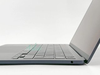 MacBook Air 13" M2 (2022) 8 CPU/10 GPU núcleos - SSD 512GB - RAM 8GB - Azul