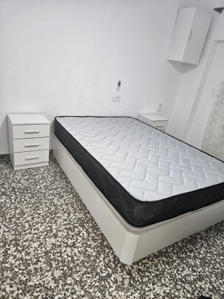 Base Cama con Arcón y Colchón